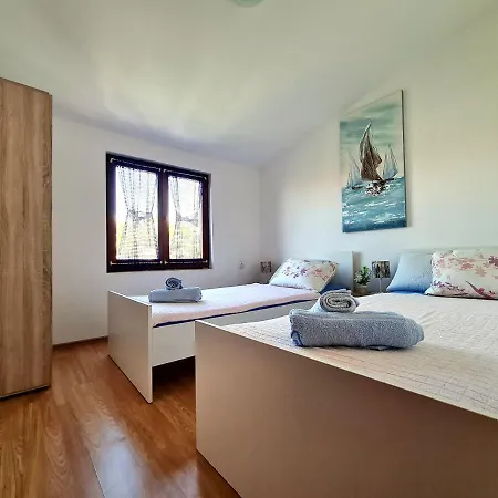 Ivanka Apartmán Vir