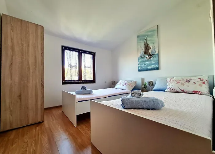 Ivanka Apartament Vir